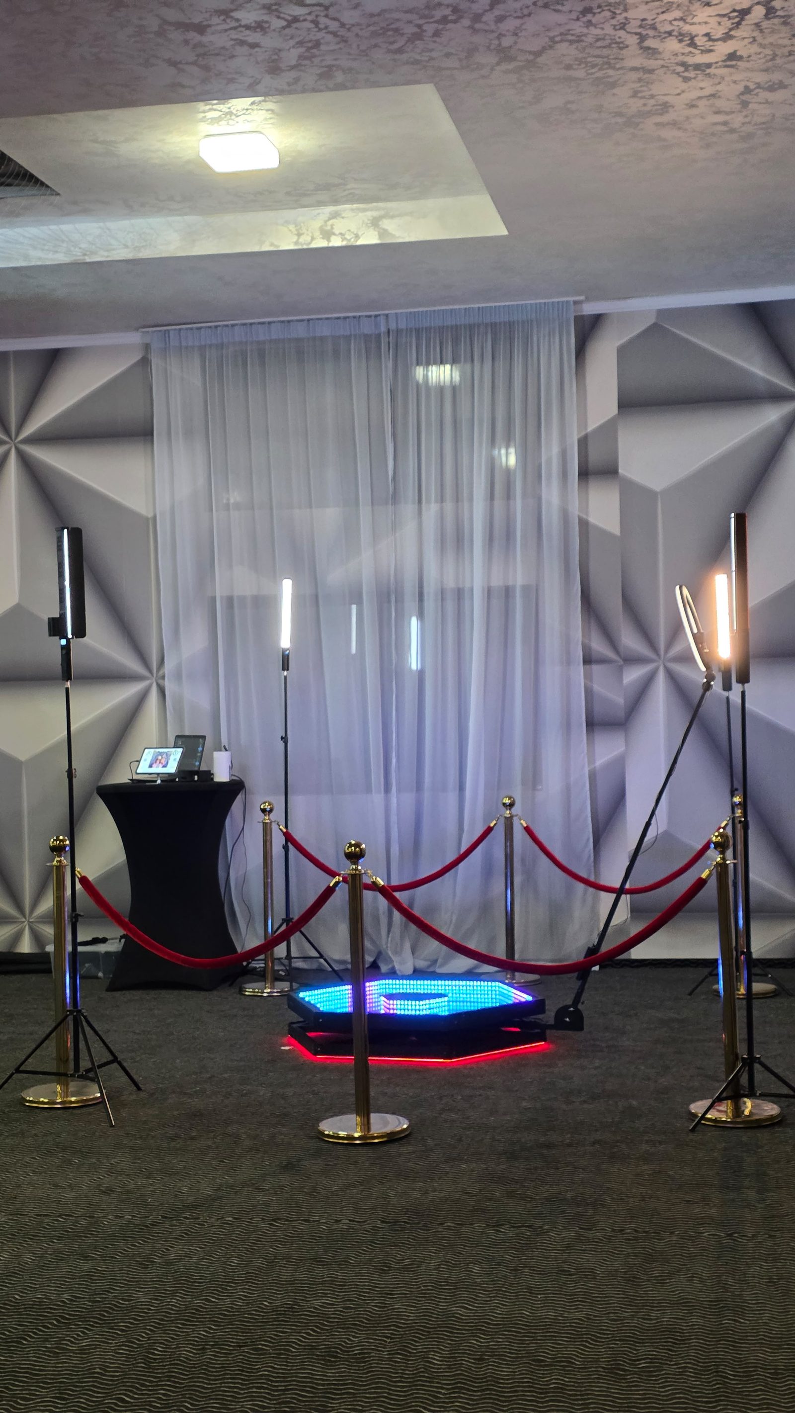 Platformă 360 selfie pregătită pentru invitați — evenimente Iași